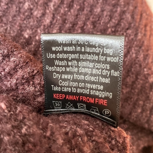 Sweaty Betty Shakti dark plum cowl neck side slit sweater medium - Picture 8 of 8